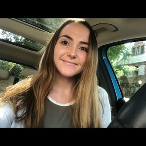 Meet your Posher, Cassandra